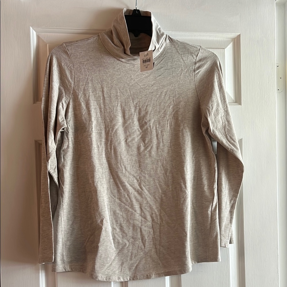 ⭐️ New with Tags - mock turtleneck ⭐️